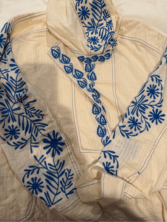 We The Free Tops - We The Free Cream Tunic with Blue Floral Embroidery